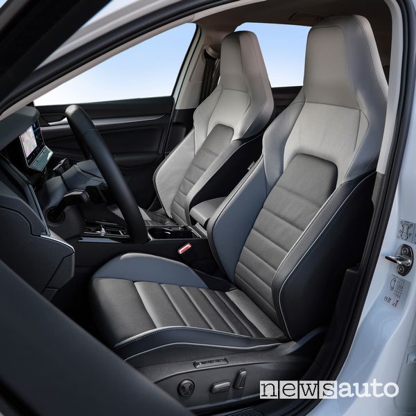 Volkswagen Golf eHybrid sedili anteriori abitacolo