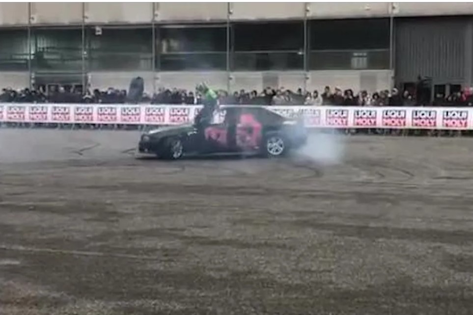 Incidente stuntman al Motor Bike Expo