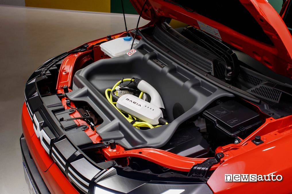 Dacia Spring 2024 frunk da 35 litri