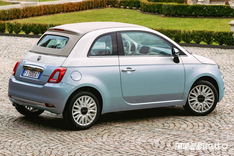 Fiat 500 Collezione 1957 posteriore 3/4 capote chiusa