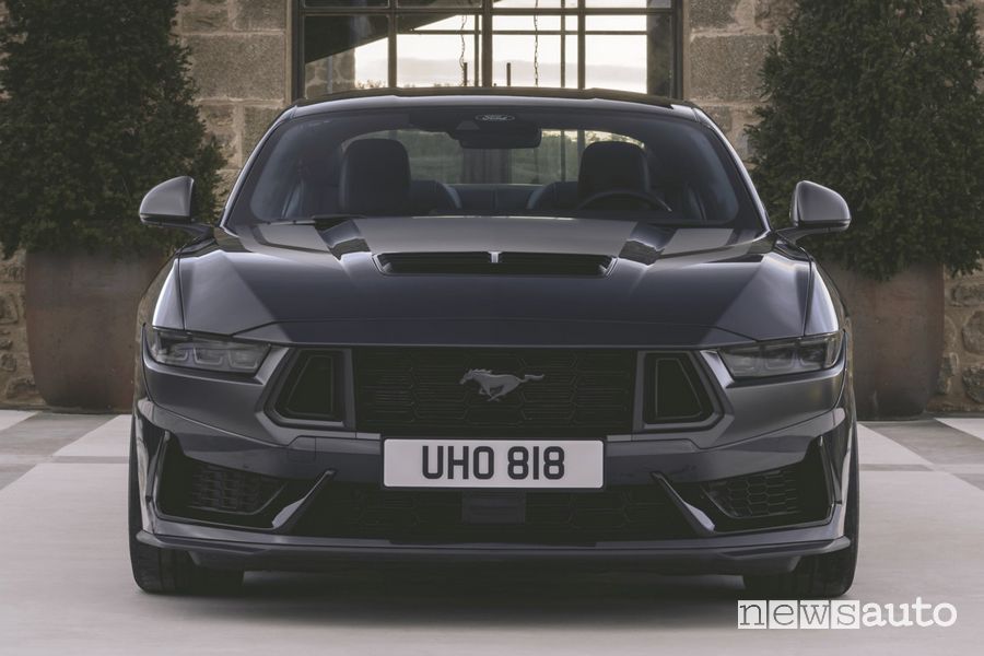 Nuova Ford Mustang Dark Horse frontale