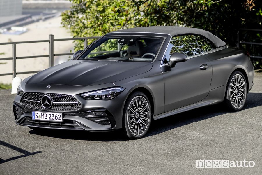 Mercedes CLE Cabriolet anteriore 3/4 capote chiusa