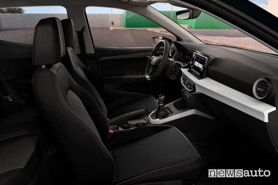 Seat Arona Black Edition sedili anteriori
