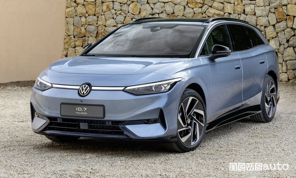 Volkswagen ID.7 Tourer anteriore 3/4