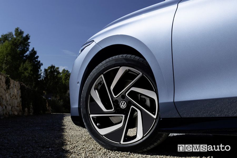 Volkswagen ID.7 Tourer cerchi da 20"