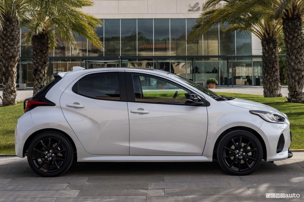 Mazda2 Hybrid 2024 laterale