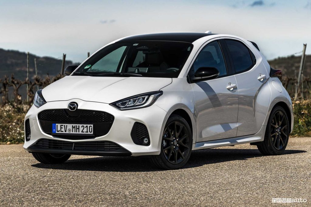 Mazda2 Hybrid 2024 anteriore 3/4