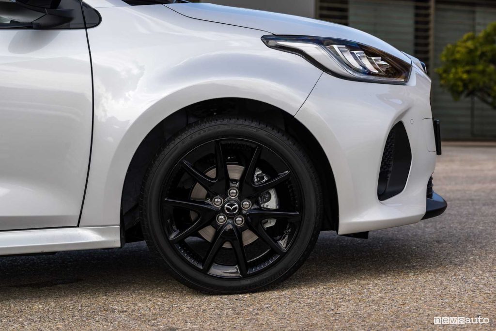 Mazda2 Hybrid 2024 cerchi in lega da 17"