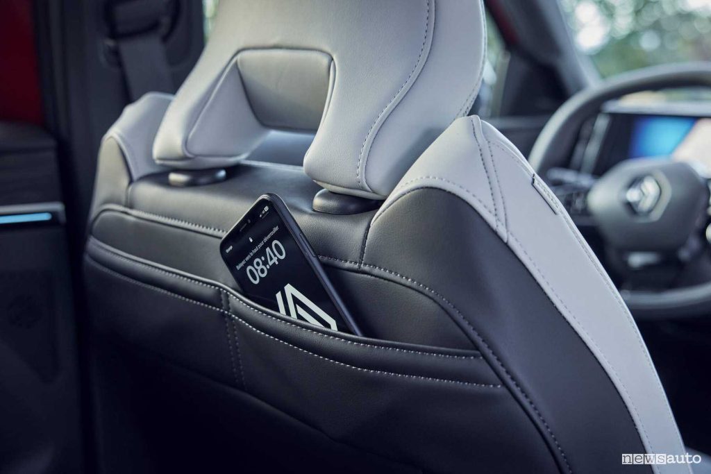 Renault Scenic E-Tech electric Iconic bianca vano porta cellulare