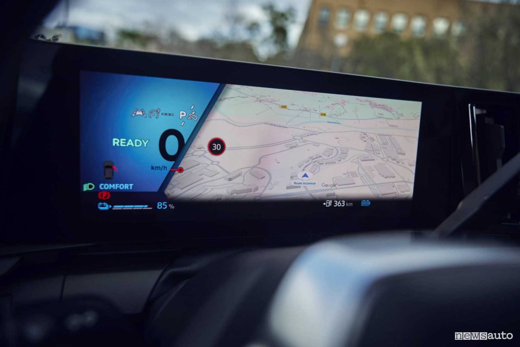 Renault Scenic E-Tech electric Iconic bianca display quadro strumenti
