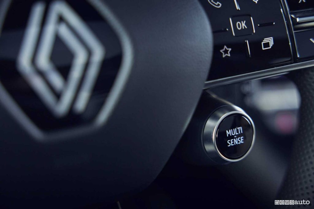 Renault Scenic E-Tech electric Iconic tasto Multi-Sense