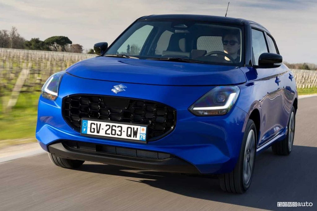 Nuova Suzuki Swift 2024 su strada