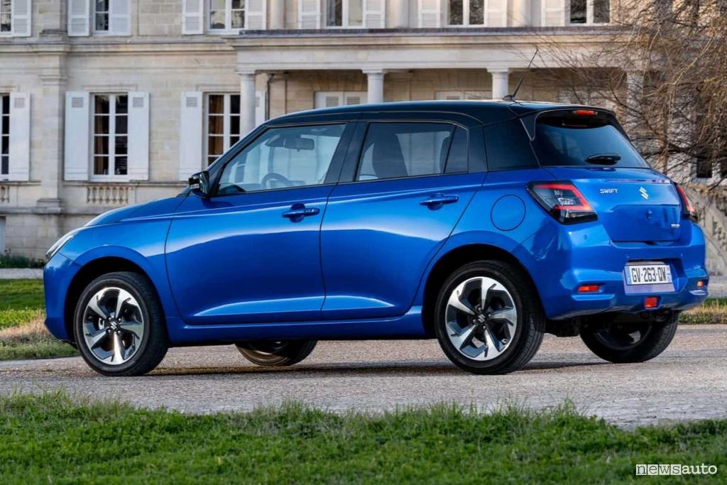 Nuova Suzuki Swift 2024 posteriore 3/4