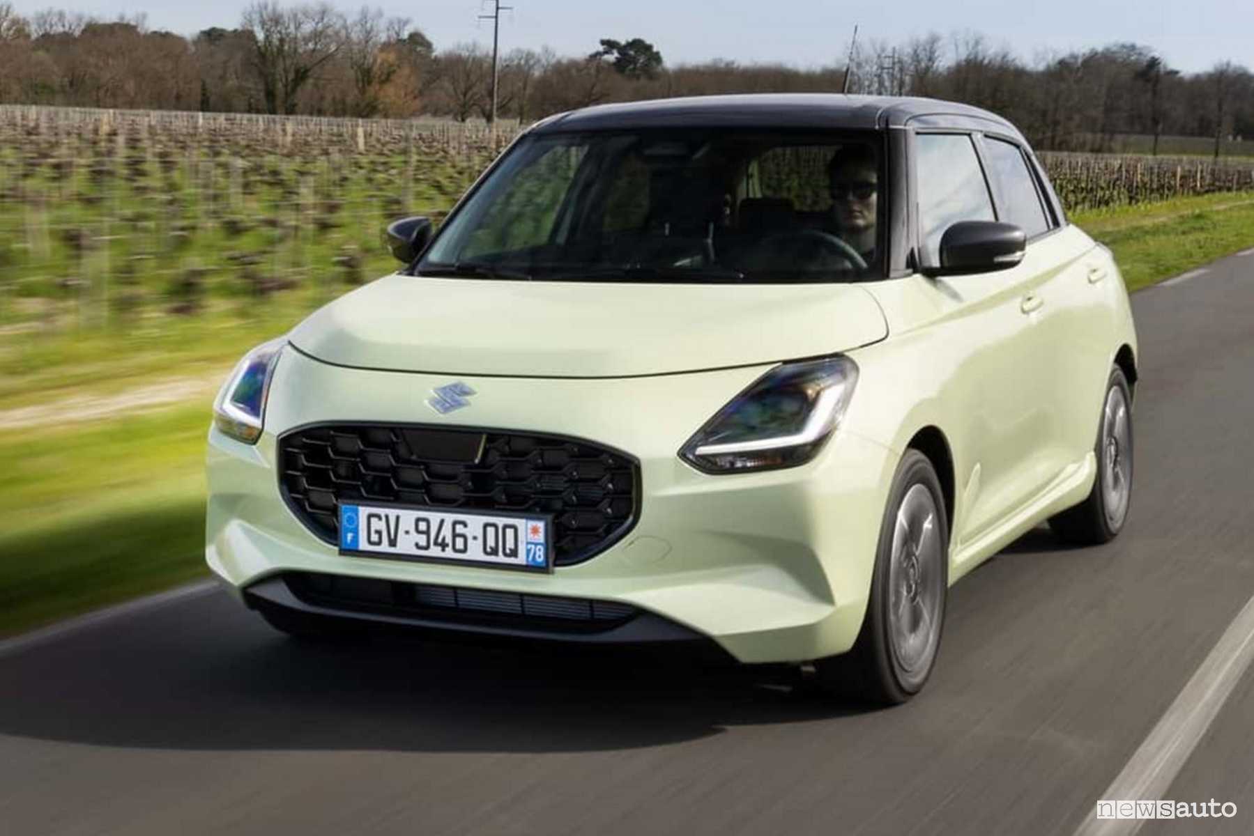Nuova Suzuki Swift 2024 su strada