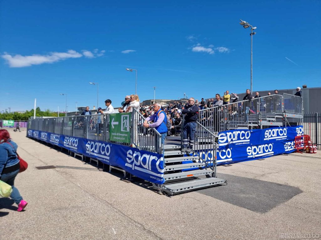 Pubblico tribuna Sparco