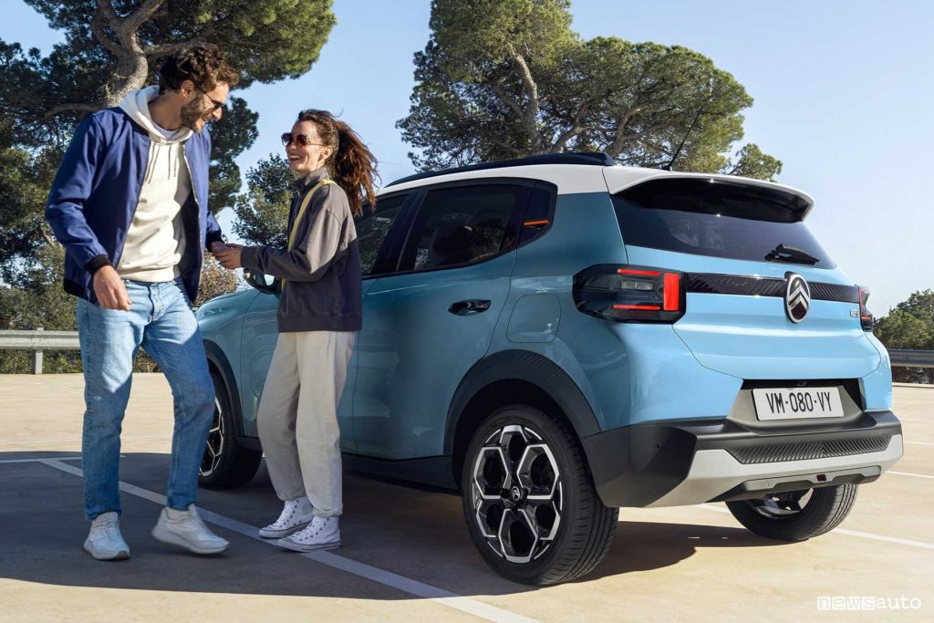 Nuova Citroen C3 Hybrid posteriore 3/4