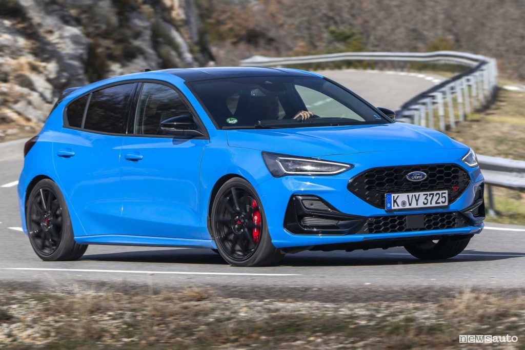 Ford Focus ST Edition su strada