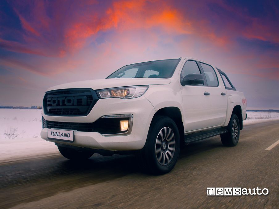 Foton Tunland G7 anteriore movimento