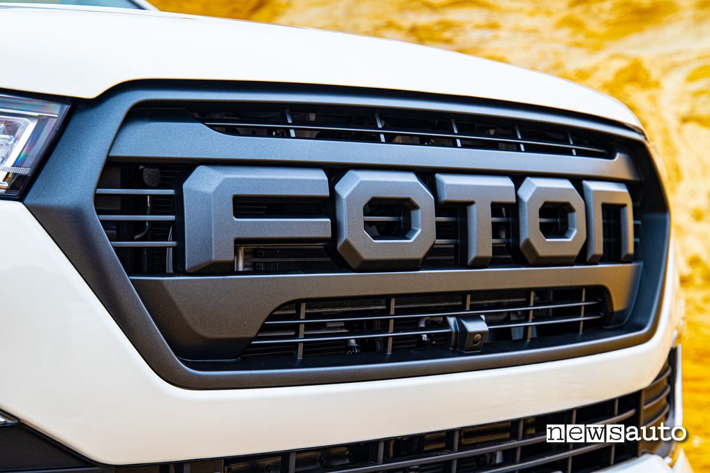 Foton Tunland G7 griglia anteriore nero opaco con telecamera