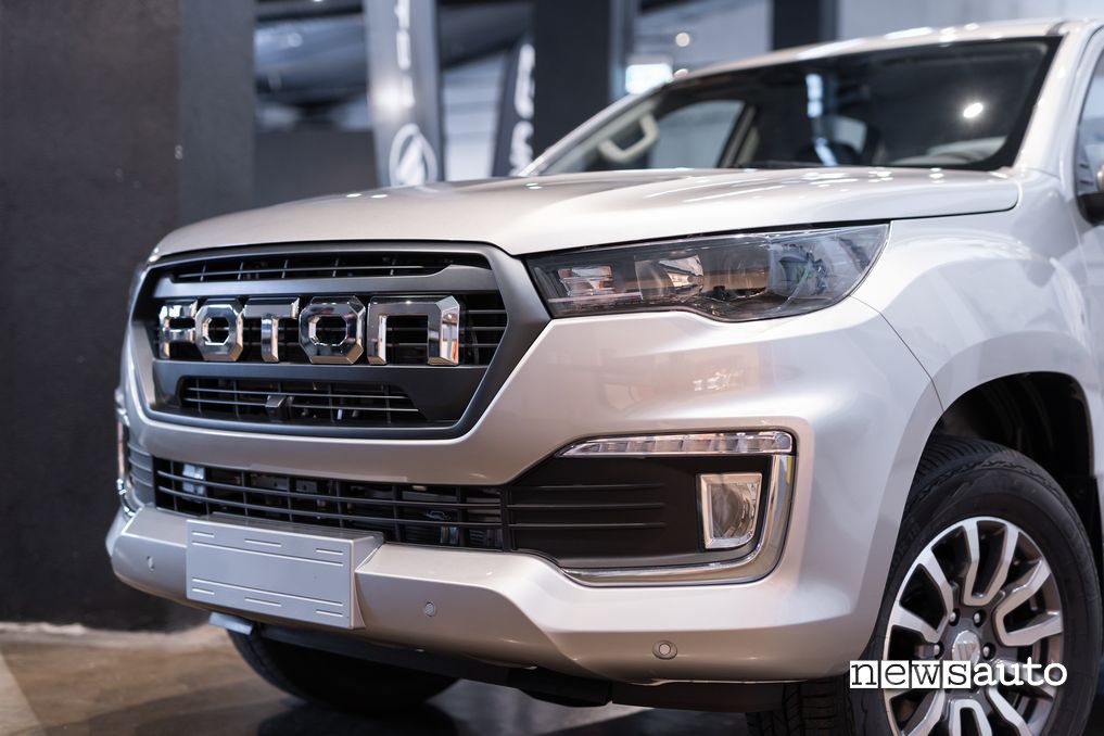Foton Tunland G7 griglia anteriore ispirata ai pick-up americani