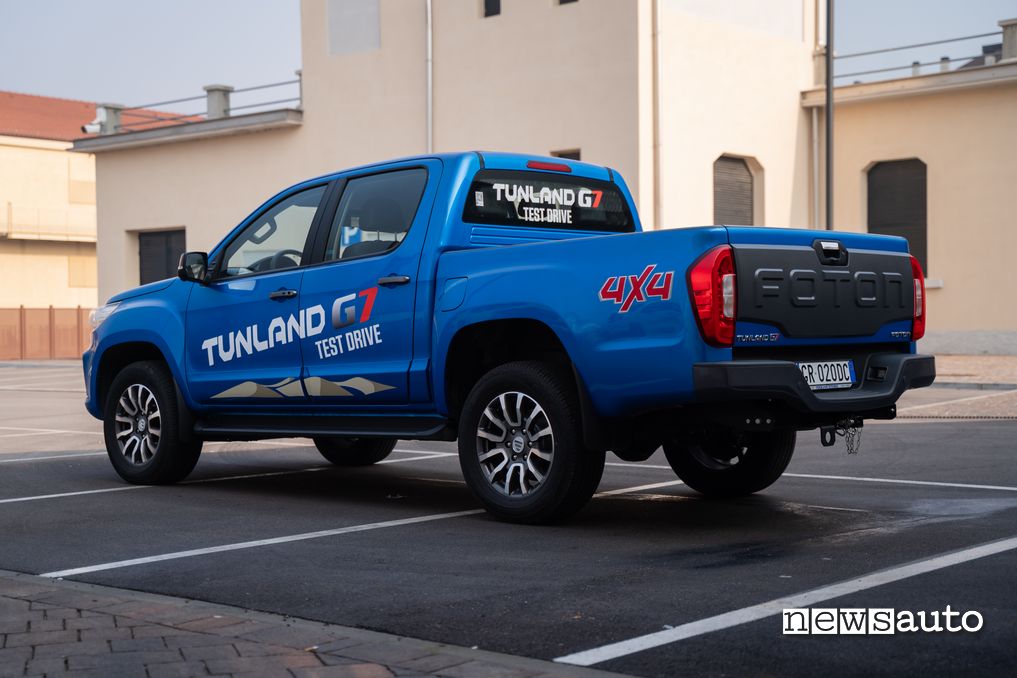 Foton Tunland G7 vista posteriore di 3/4