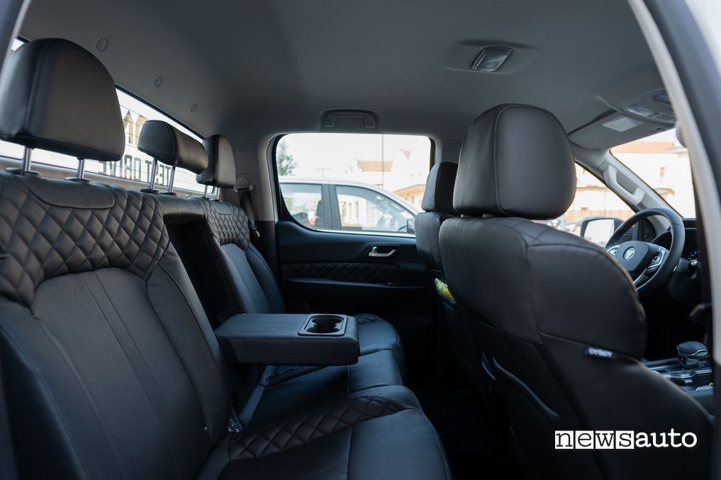 Foton Tunland G7 sedili posteriori