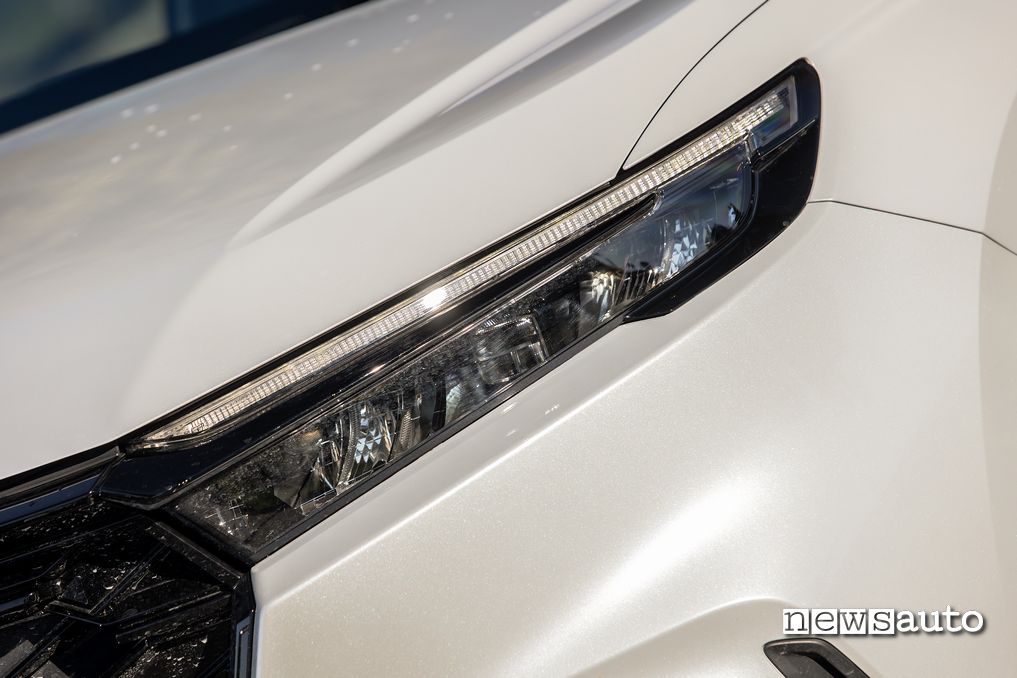 Honda CR-V PHEV fari anteriori full led
