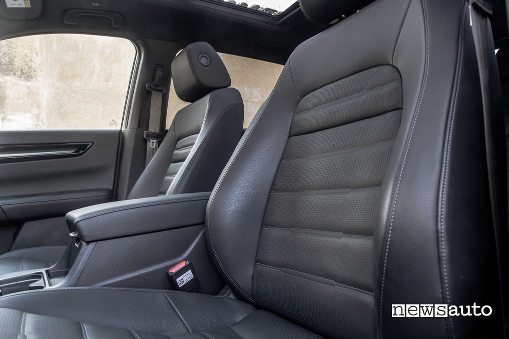 Honda CR-V PHEV sedili anteriori