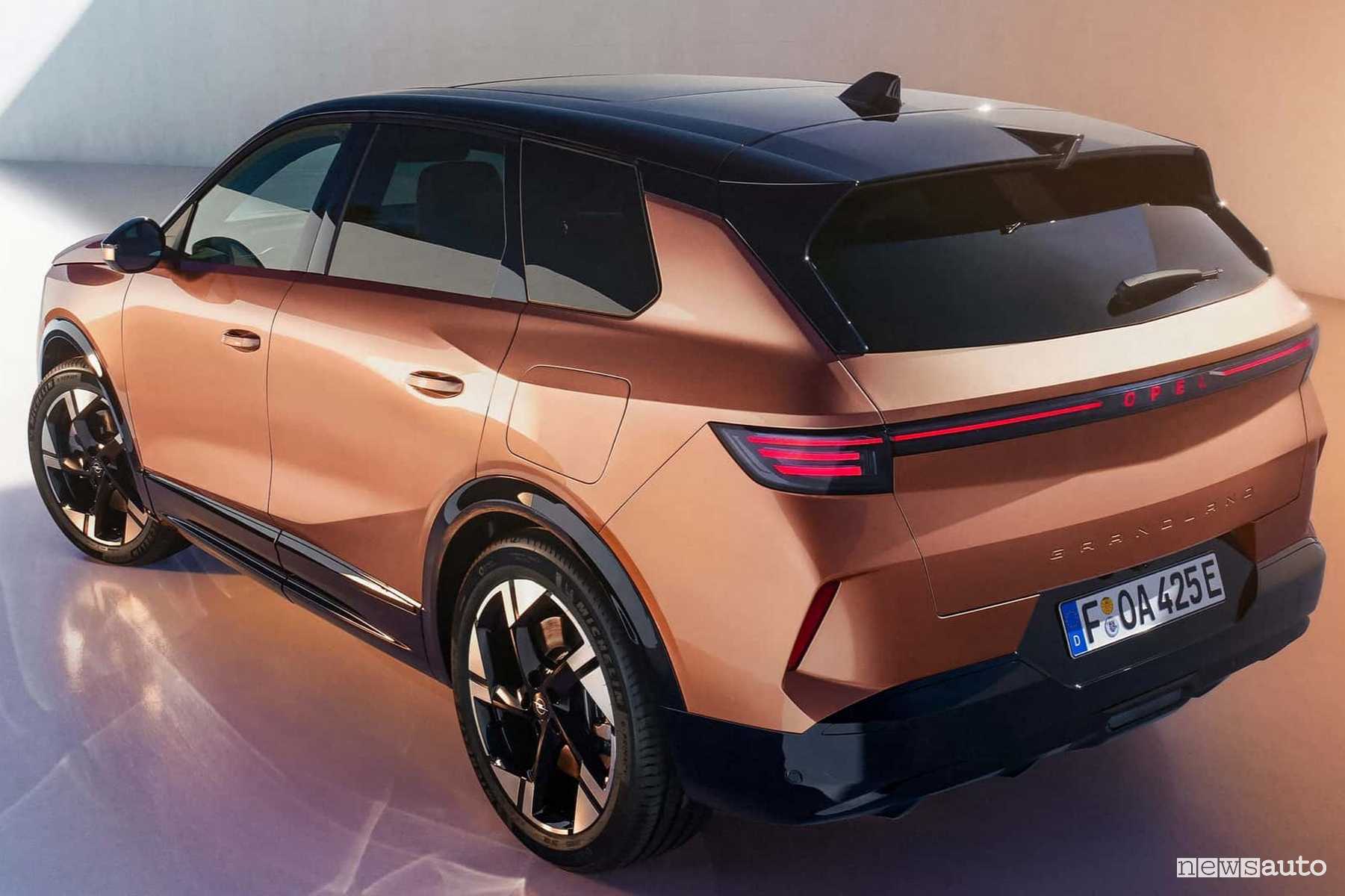 Nuova Opel Grandland posteriore 3/4