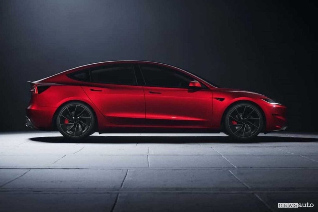 Tesla Model 3 Performance laterale