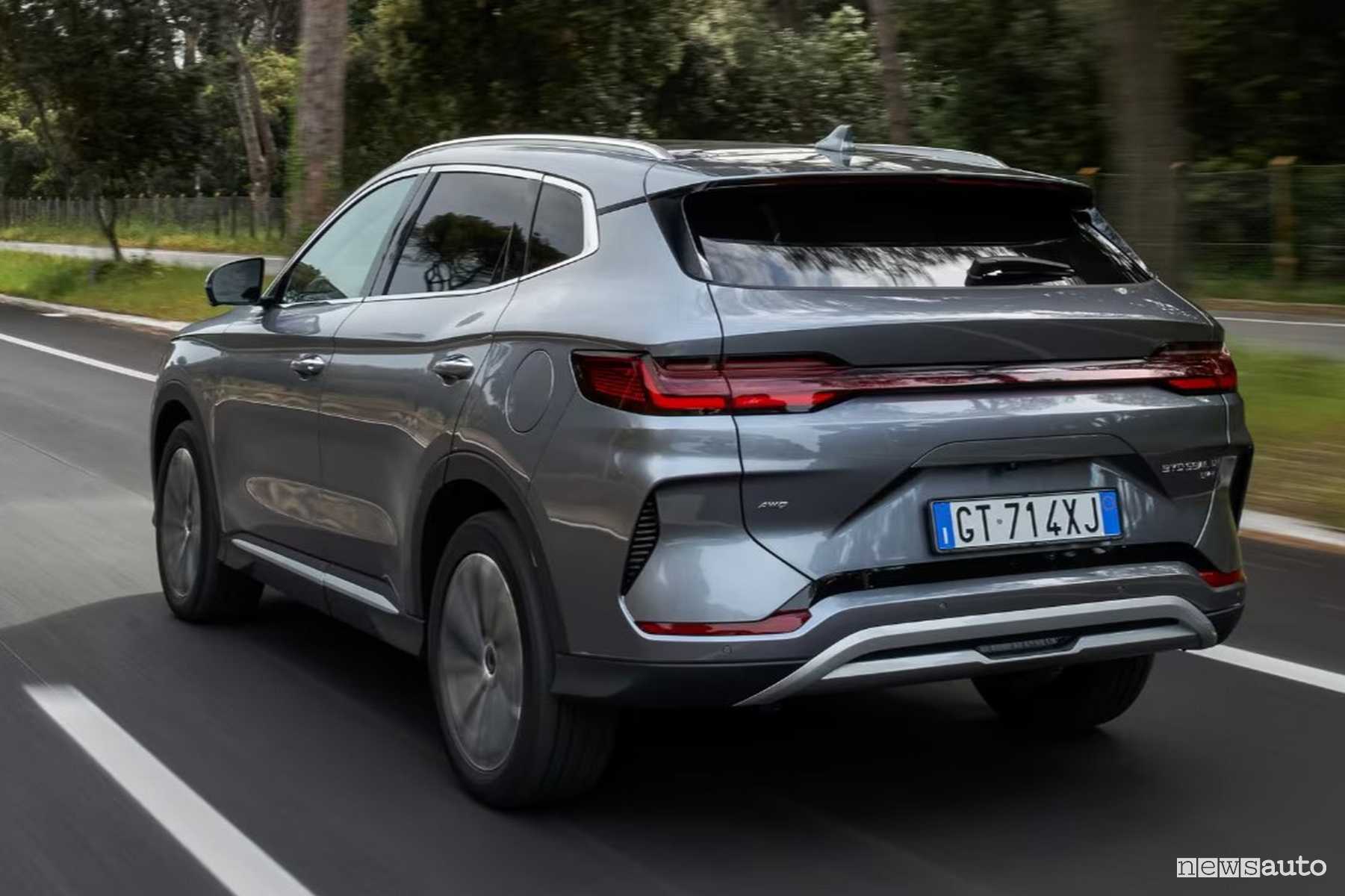 BYD Seal U DM-i su strada