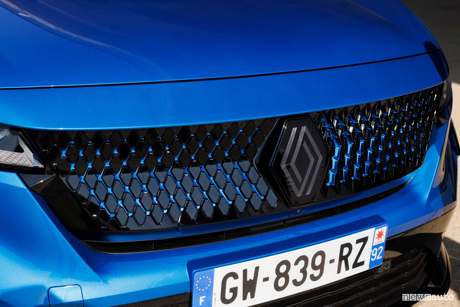 Renault Rafale E-Tech Hybrid Esprint Alpine griglia anteriore