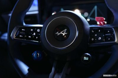 Alpine A290 elettrica GTS comandi del volante