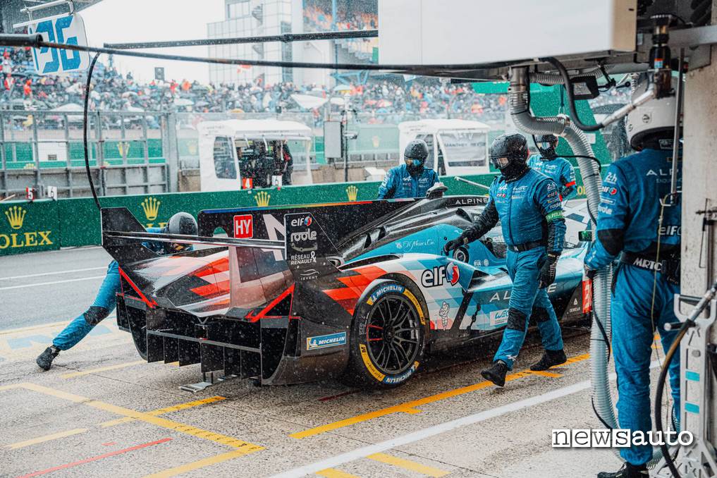 Alpine A424 a Le Mans 2024 durante la pioggia