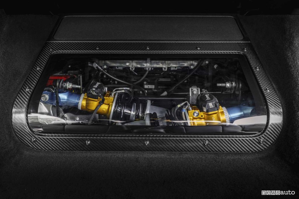 Nuova Ford Mustang GTD sospensioni push-rod al posteriore (al posto del bagagliaio)