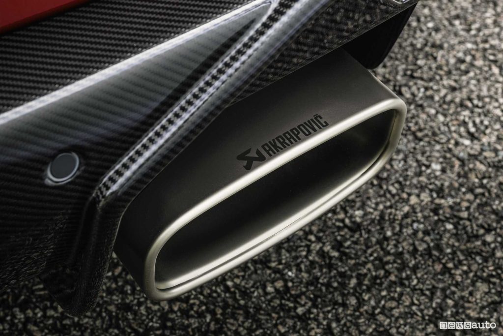 Nuova Ford Mustang GTD scarico Akrapovic