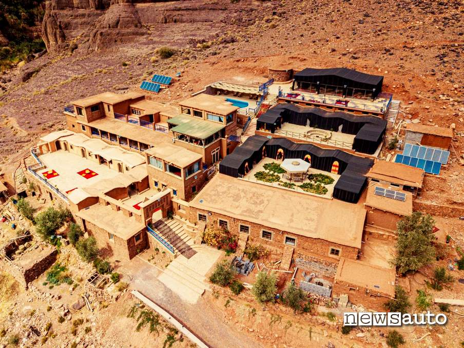 Mazda Epic Drive Marocco 2024 l'ecolodge Ouednoujoum visto dall'alto
