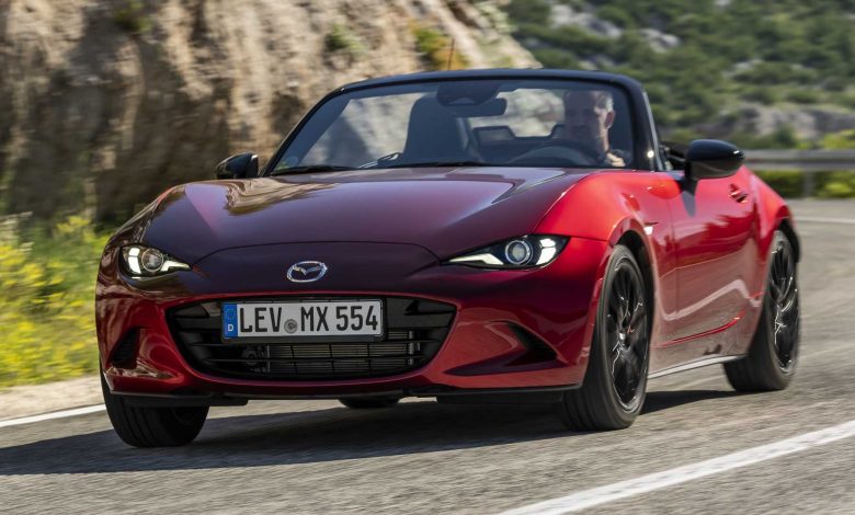 Mazda MX-5 Homura 2024 su strada