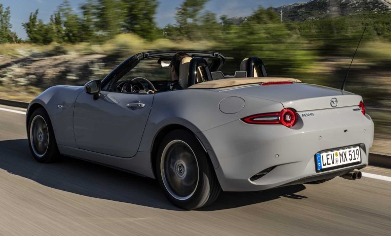 Mazda MX-5 Kazari 2024 su strada