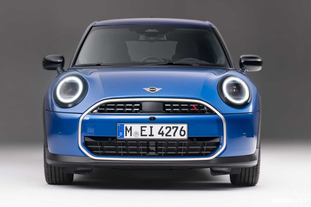 Mini Cooper 5 porte frontale