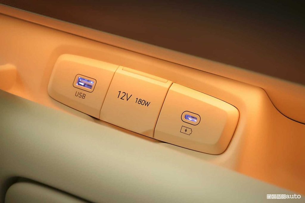 Nuova Hyundai Inster prese USB e 12V
