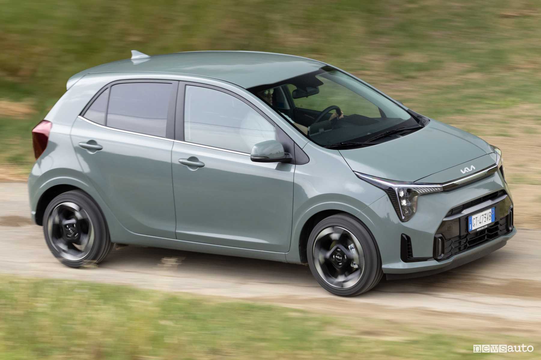 Nuova Kia Picanto su strada