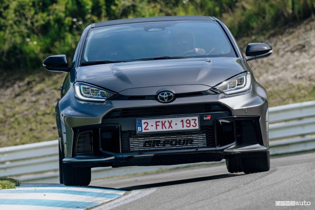 Nuova Toyota GR Yaris in pista