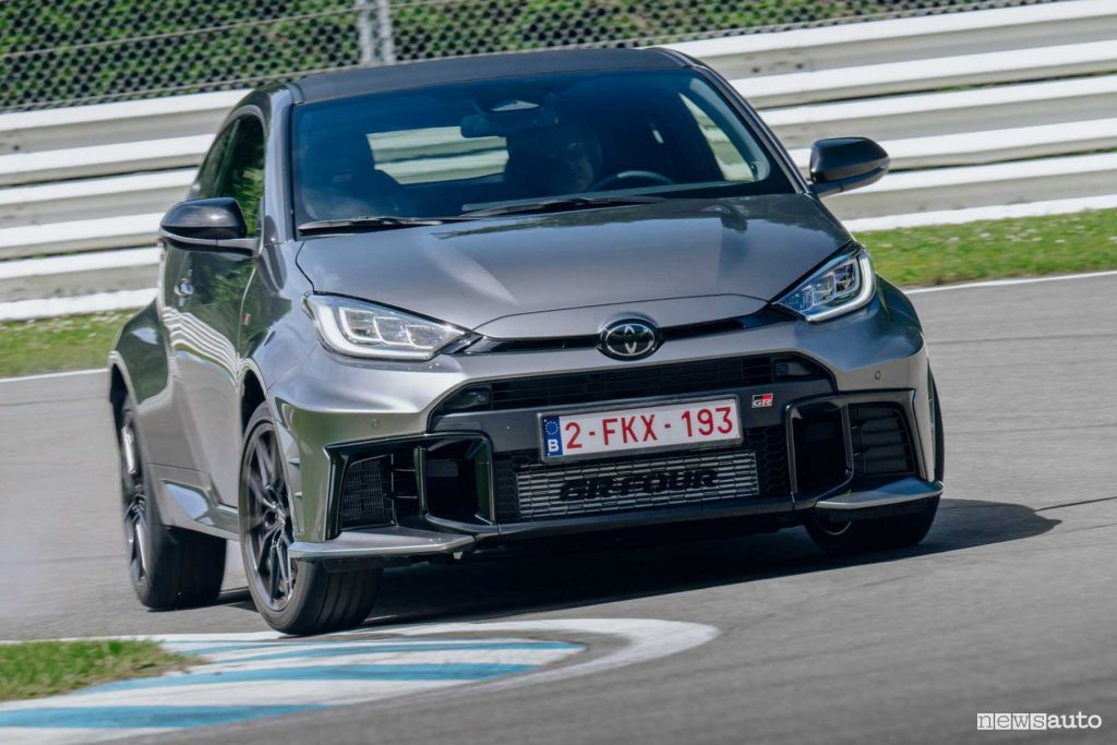 Nuova Toyota GR Yaris in pista