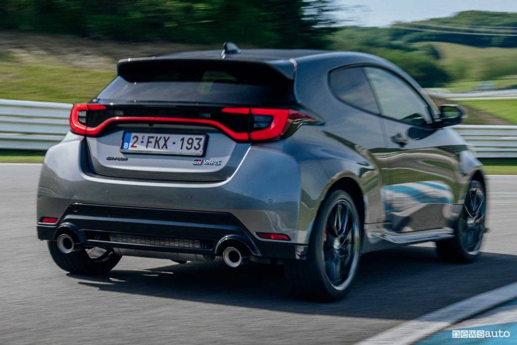 Nuova Toyota GR Yaris in pista