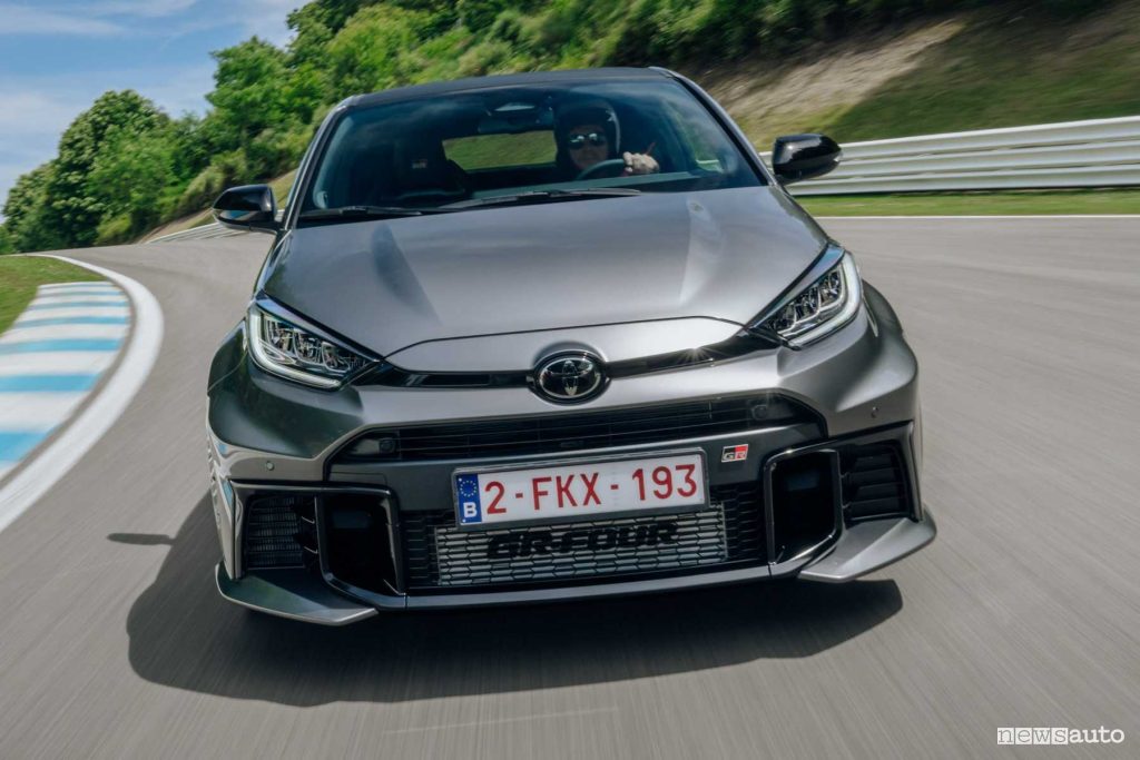 Nuova Toyota GR Yaris in pista