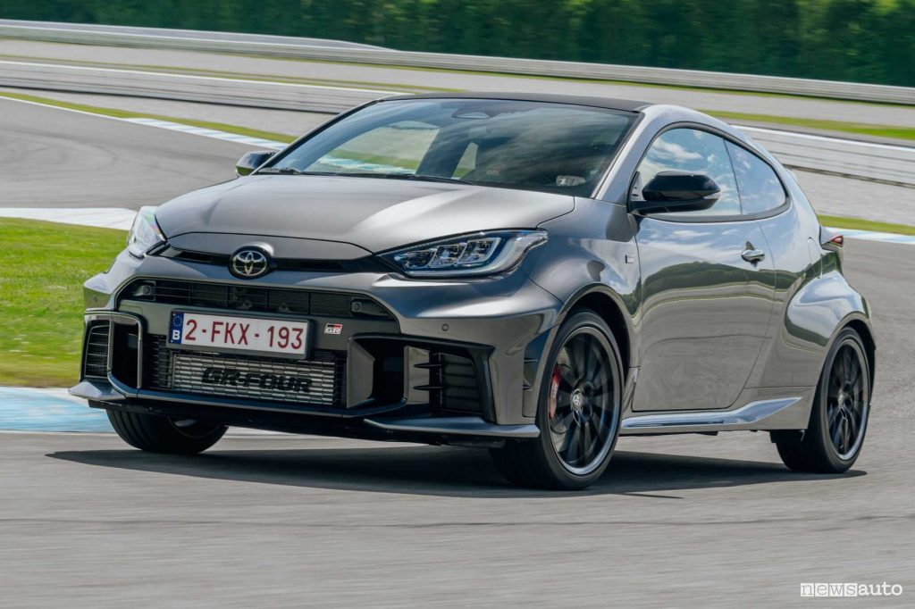 Nuova Toyota GR Yaris in pista