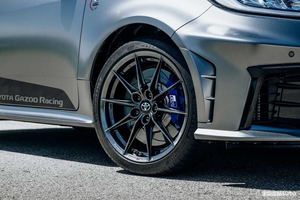Toyota GR Yaris Special Edition Ogier cerchi, pinze freno blu