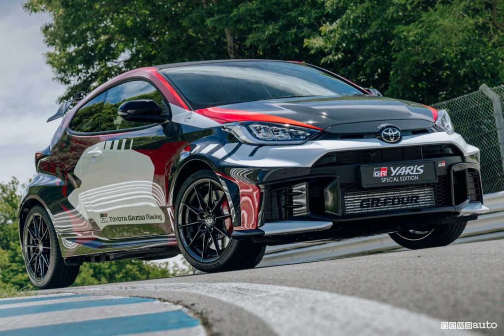 Toyota GR Yaris Special Edition Rovanpera anteriore 3/4