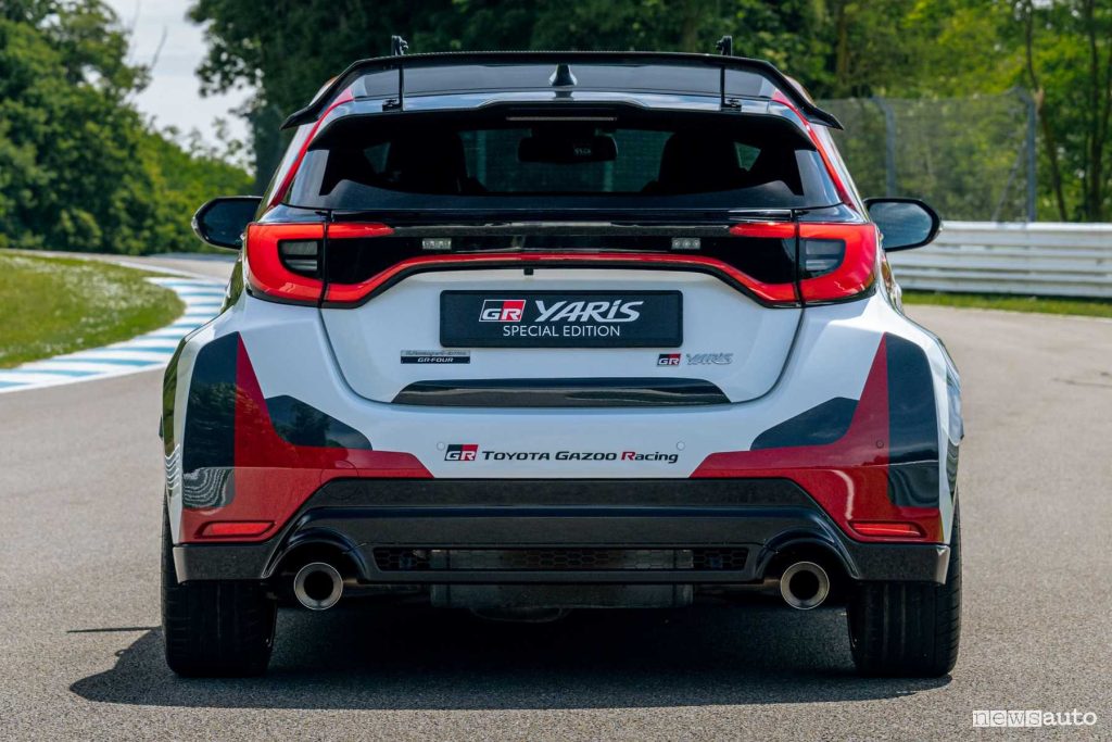 Toyota GR Yaris Special Edition Rovanpera posteriore
